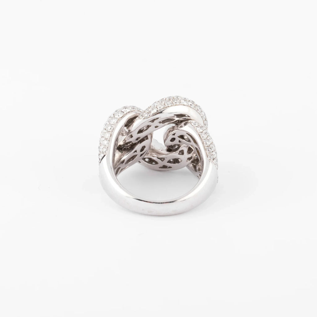 Paved diamond curb chain ring in white gold