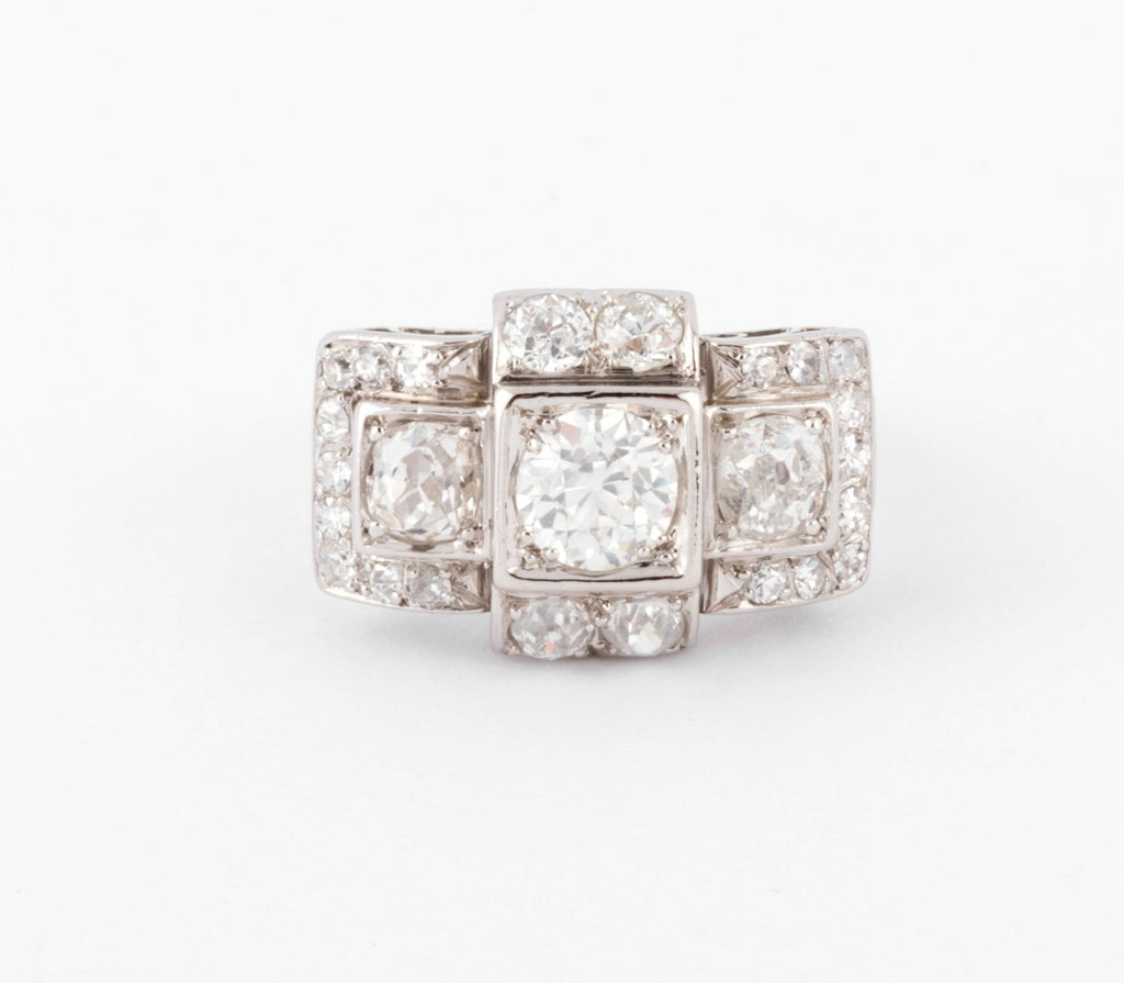 1930s Platinum and Diamond Ring