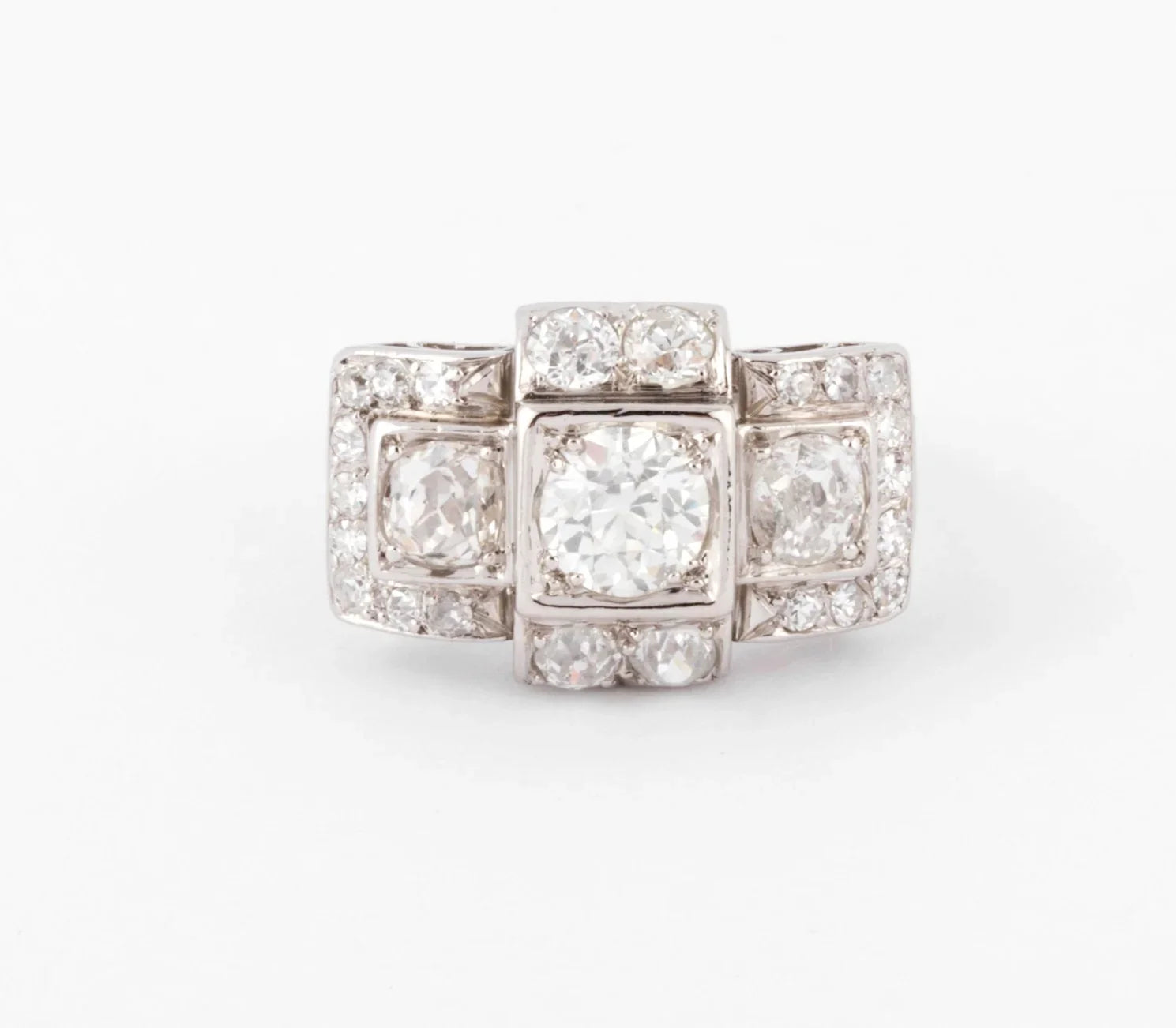 1930s Platinum and Diamond Ring