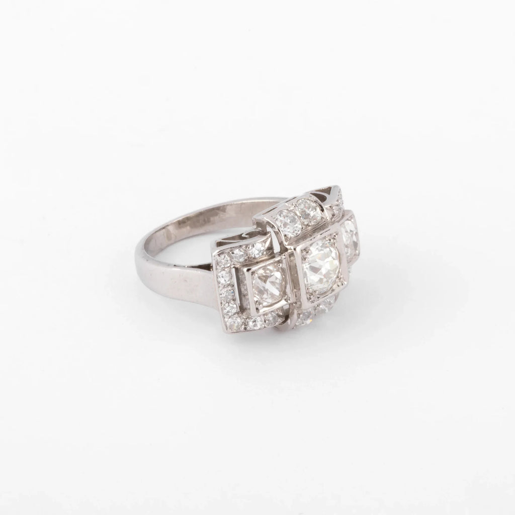 1930s Platinum and Diamond Ring