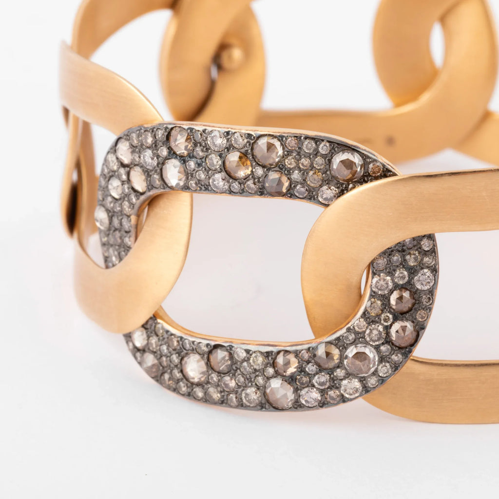 Bracelet or rose et diamants blancs et cognacs de la maison Pomellato