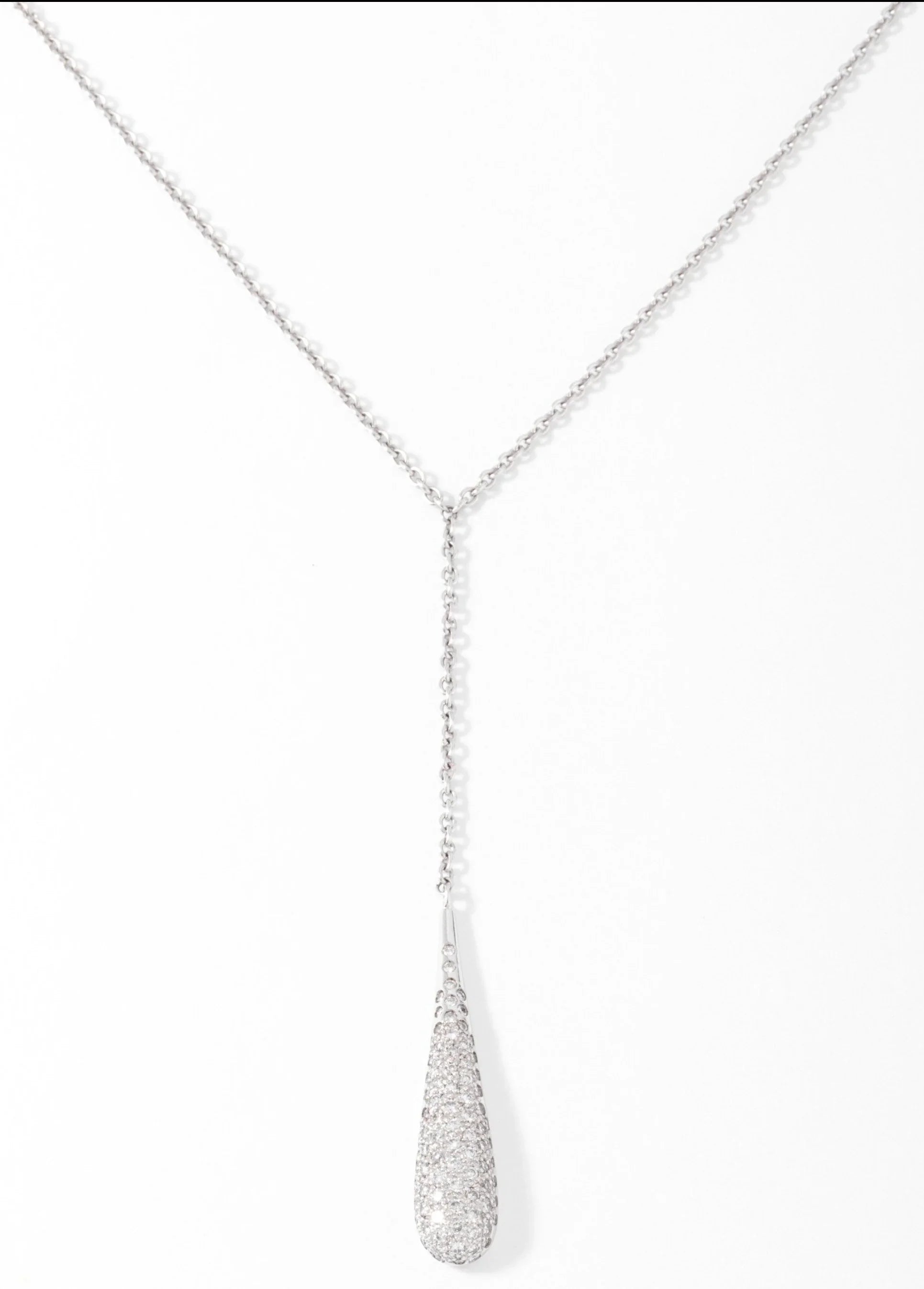 Grey gold necklace with pavé diamonds