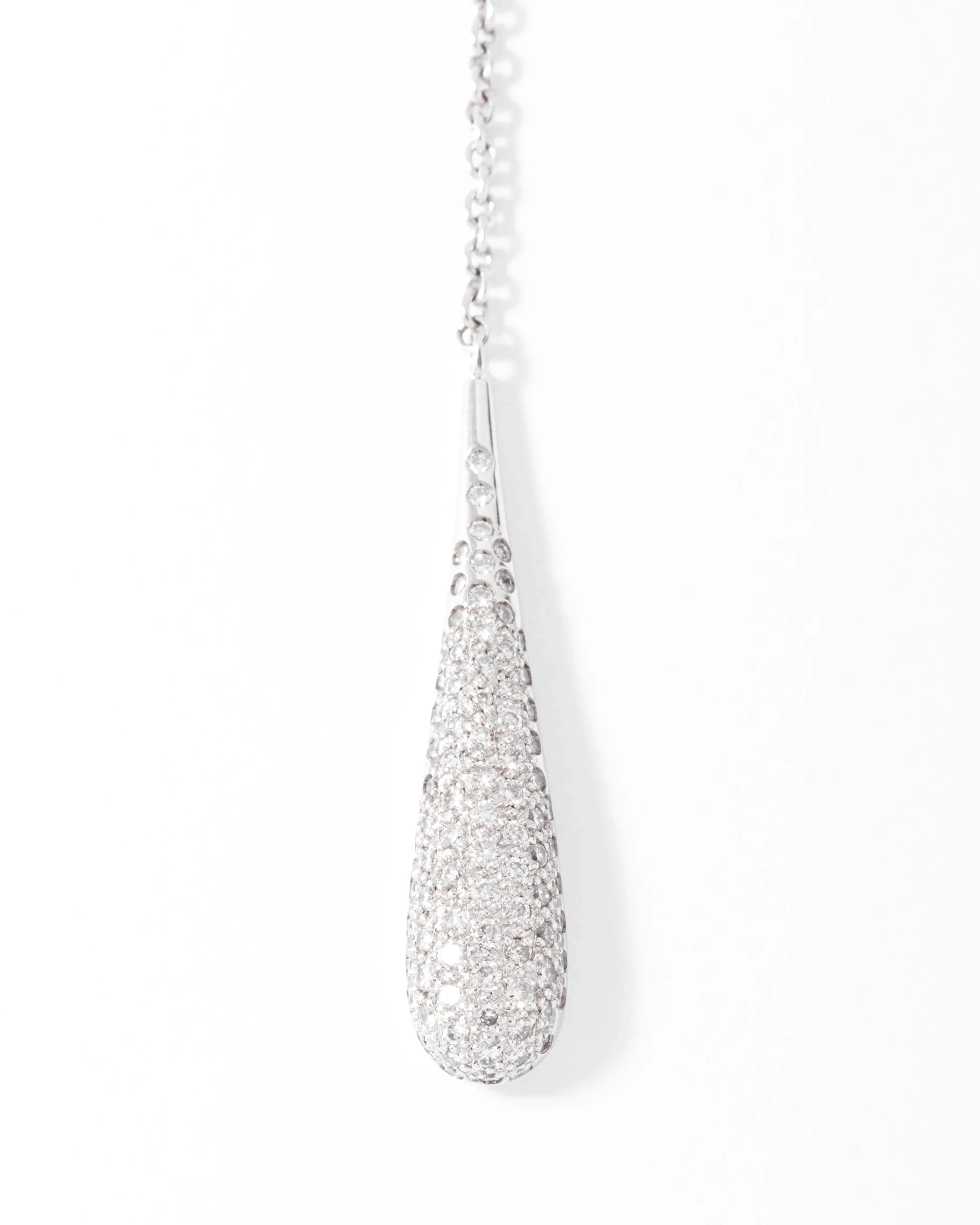 Grey gold necklace with pavé diamonds