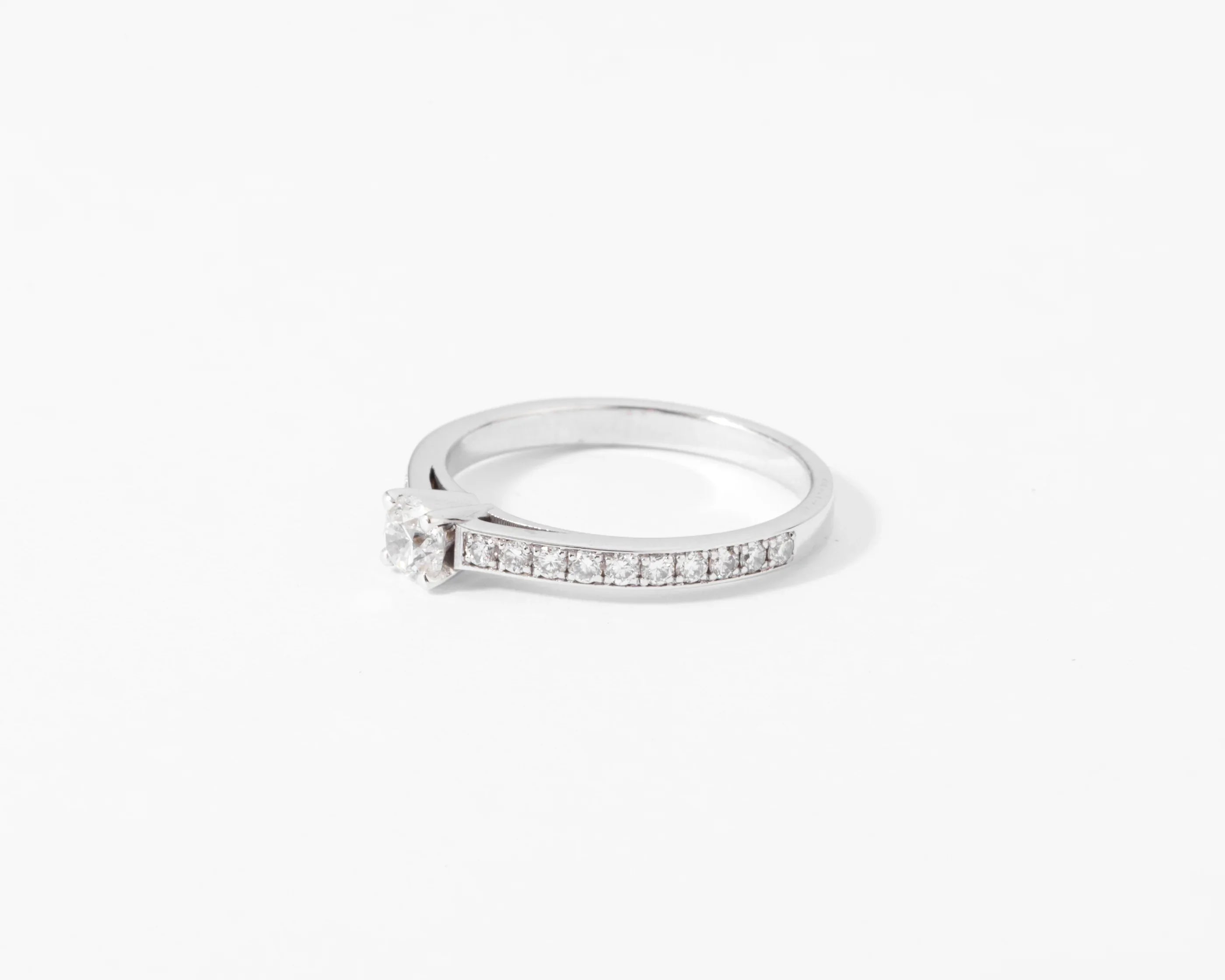Solitaire diamond ring in white gold