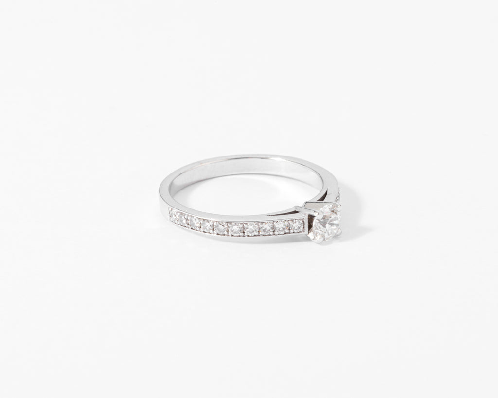 Solitaire diamond ring in white gold