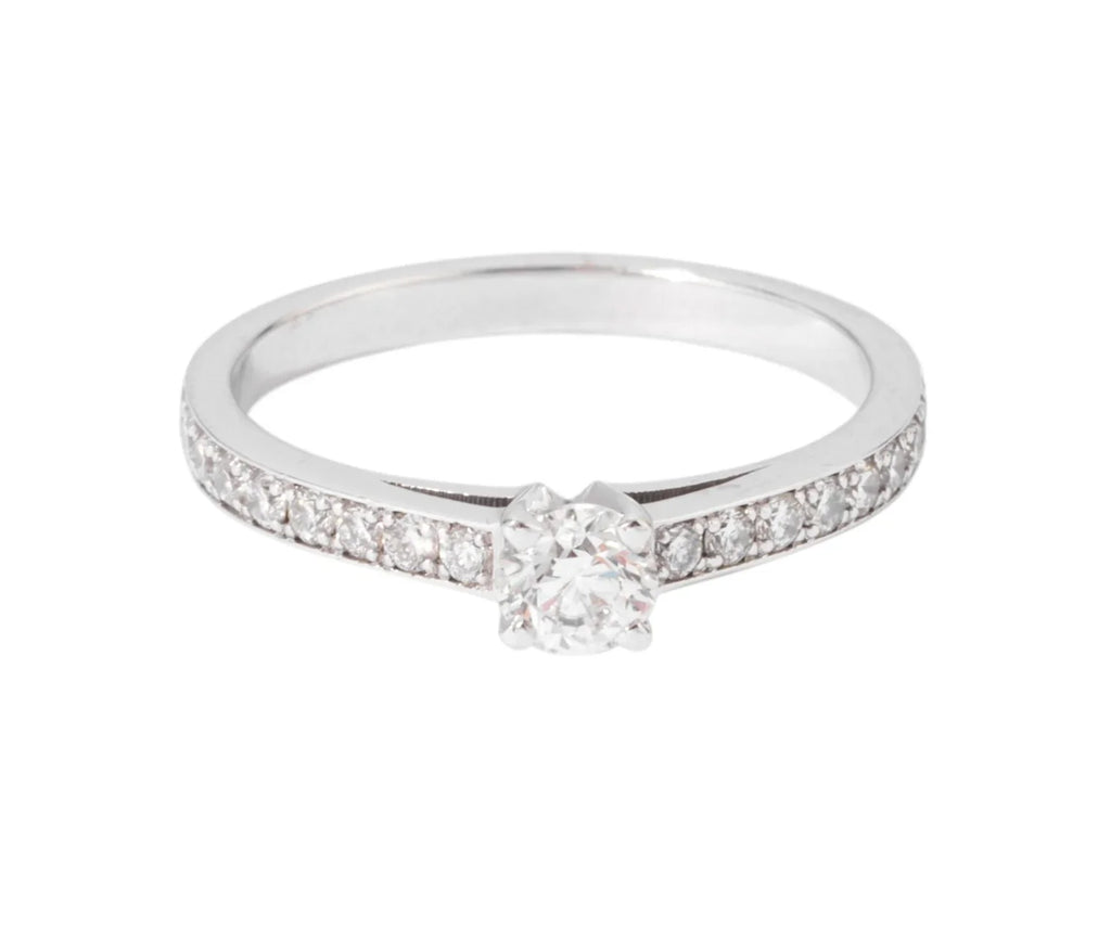 Solitaire diamond ring in white gold
