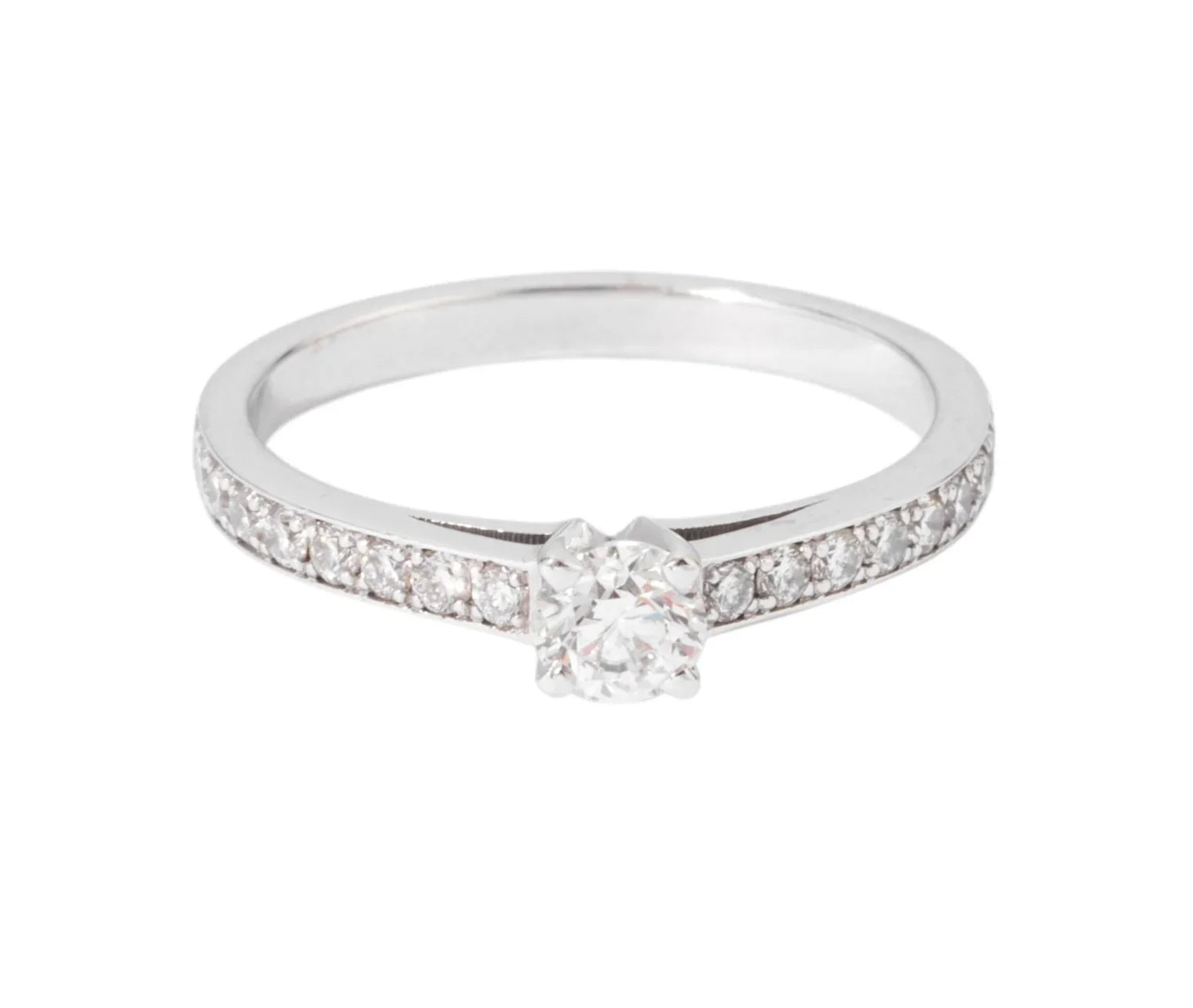 Solitaire diamond ring in white gold