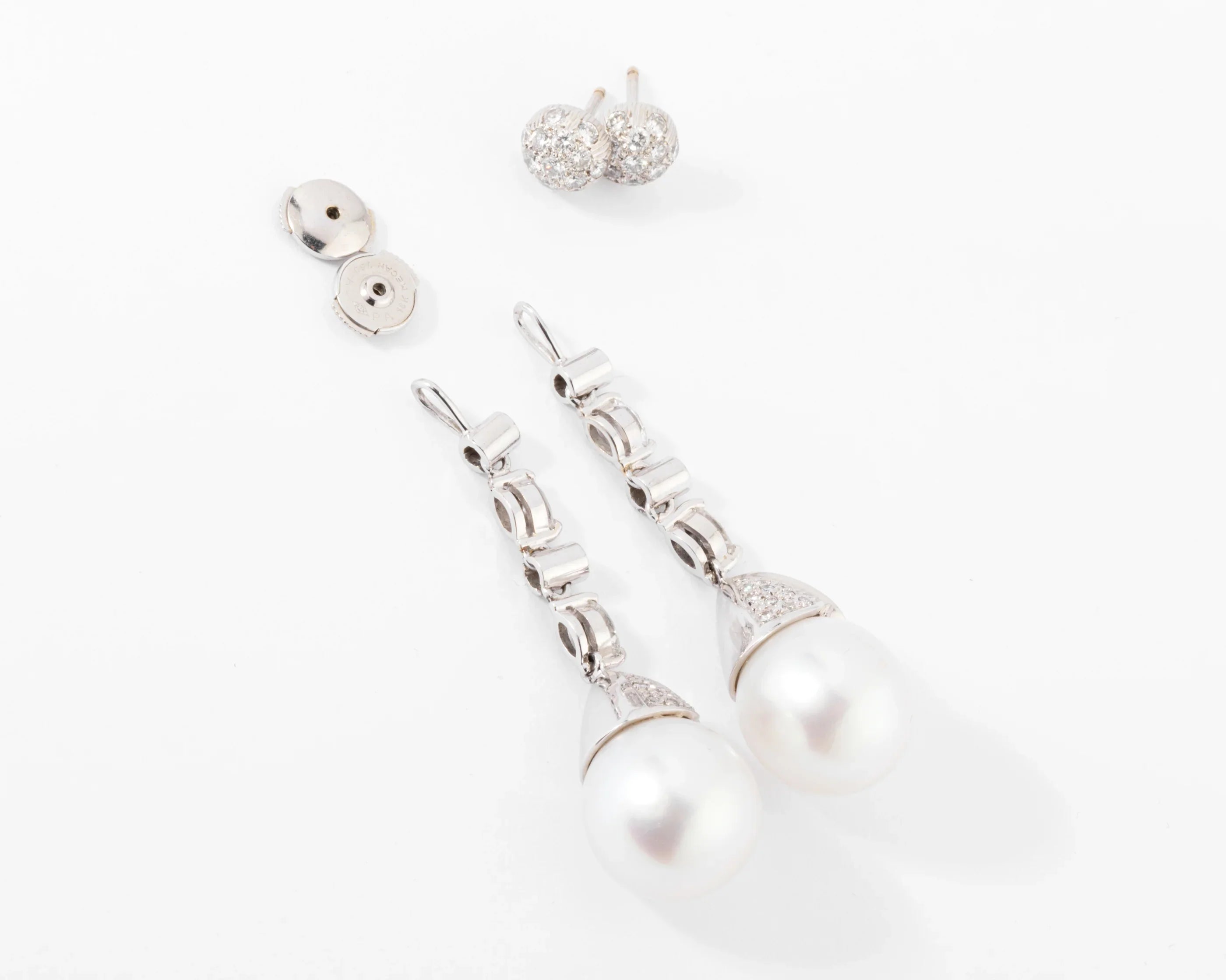 Paire de boucles d'oreilles en Perles Akoya et diamants