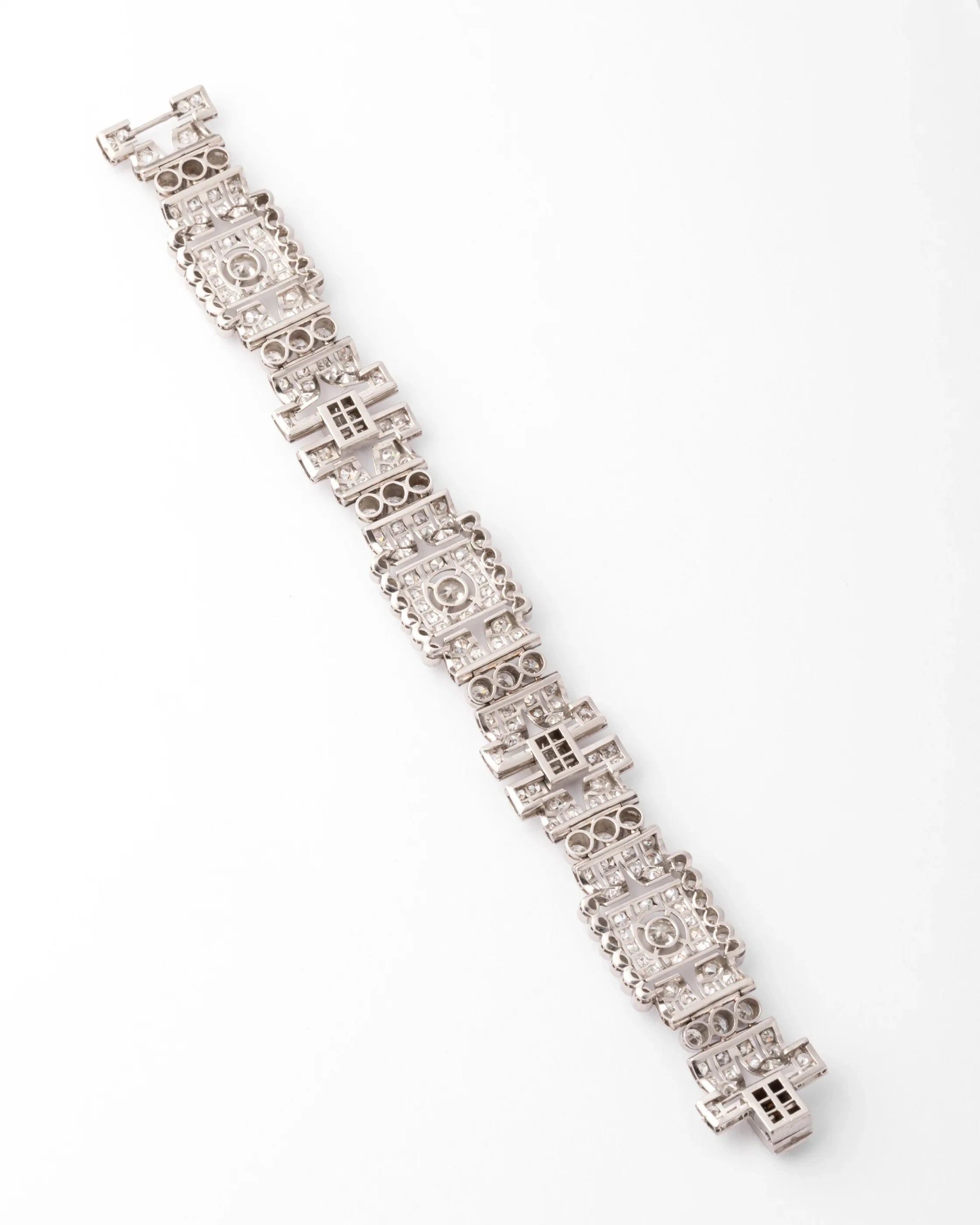 Bracelet platine et diamant art décot à motifs rectangulaires
