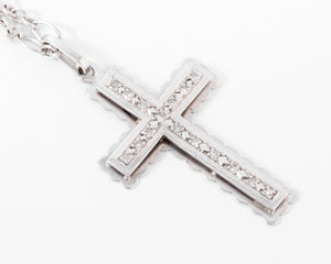 Croix en diamant or gris sur chaine